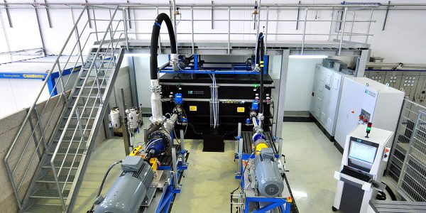 InfraServ Gendorf Technik nimmt Pumpenprüfstand von Vogelsang & Benning in Betrieb